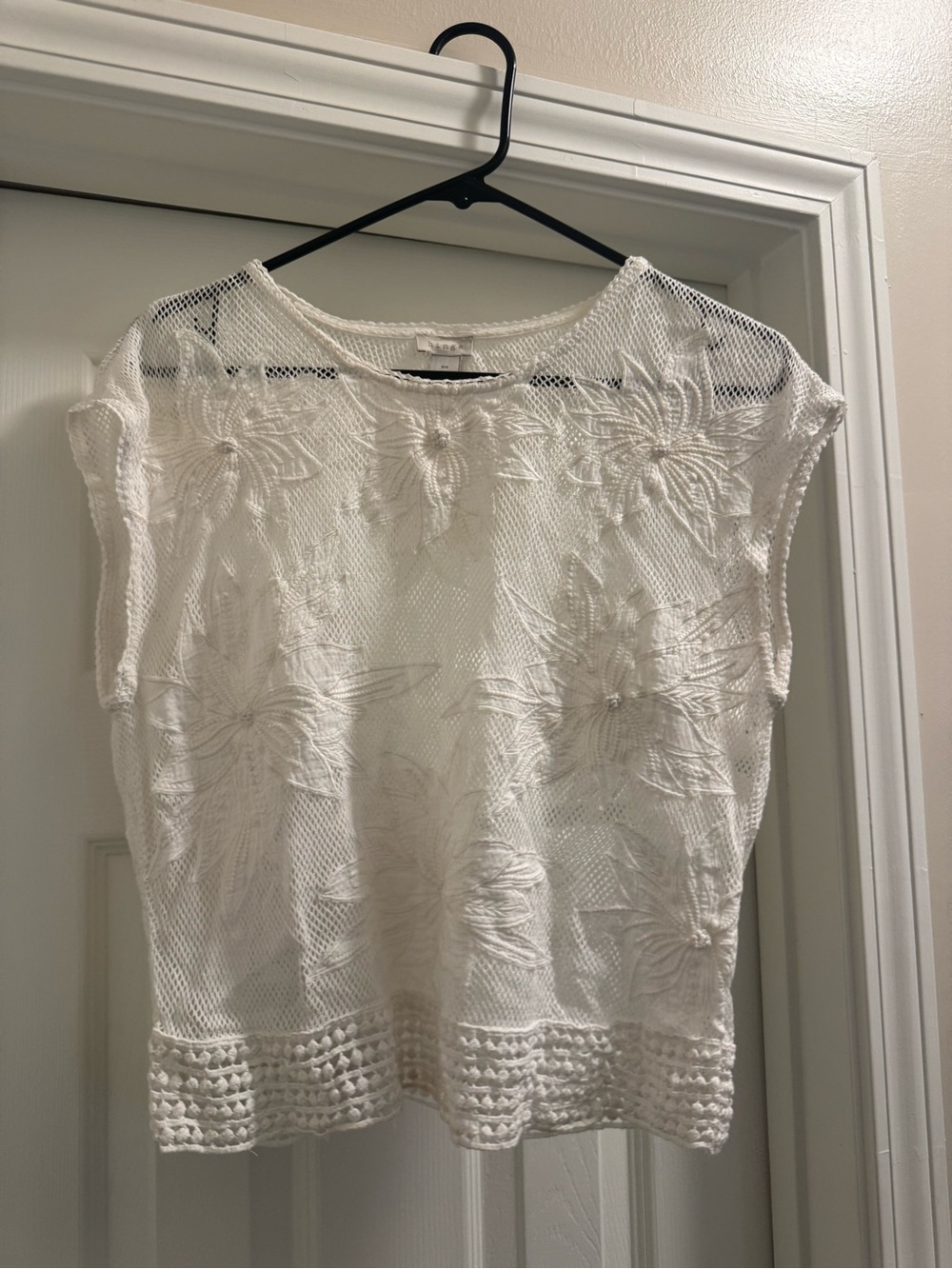 hinge White Floral Crochet Mesh Tunic